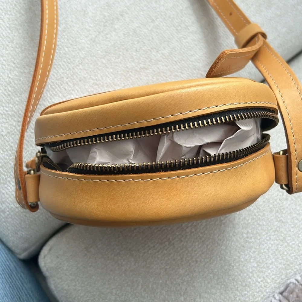 Portland Leather Tan Circle Crossbody Bag - Picture 3 of 6